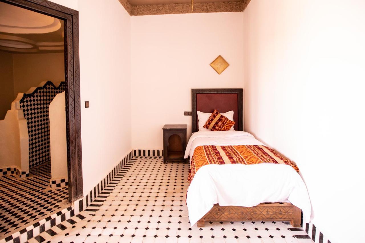 Riad Merzouga Dunes Esterno foto