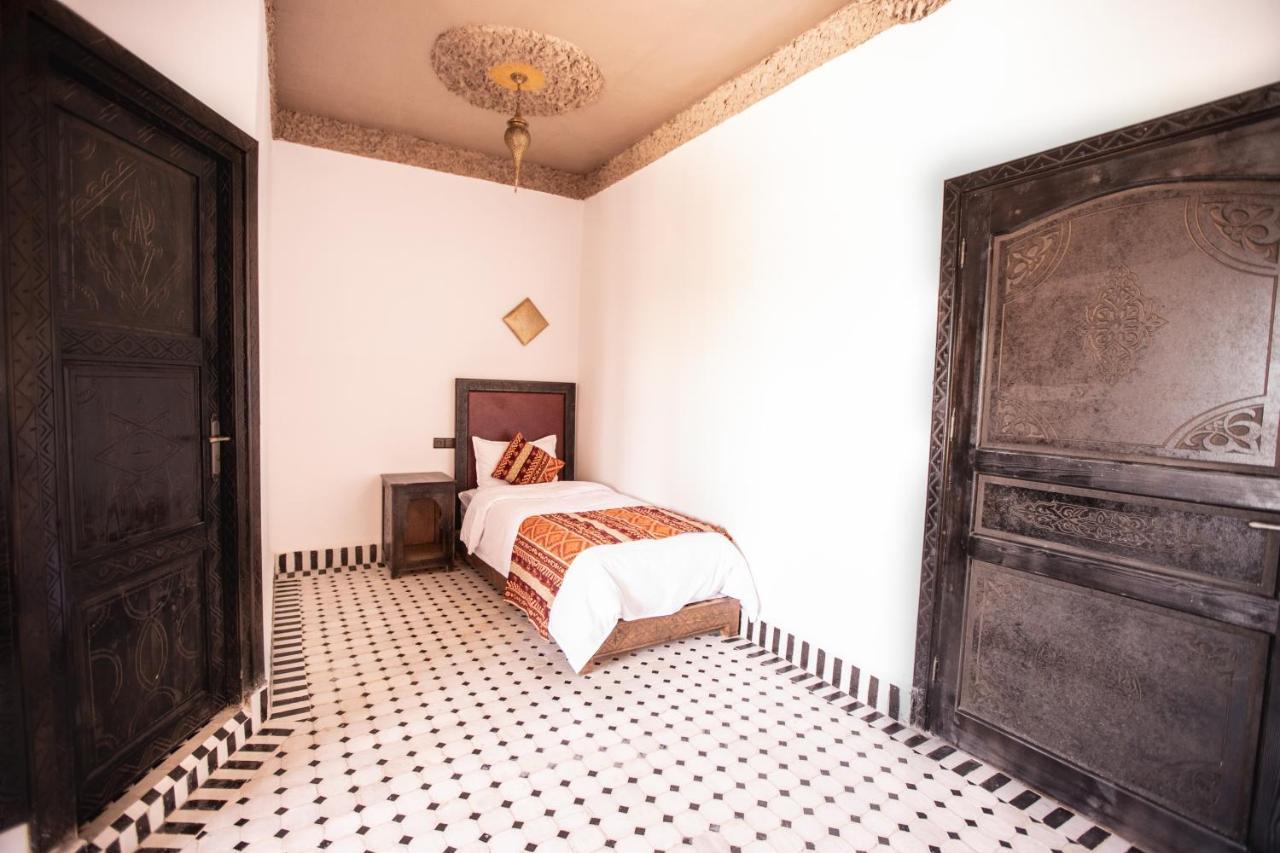 Riad Merzouga Dunes Esterno foto